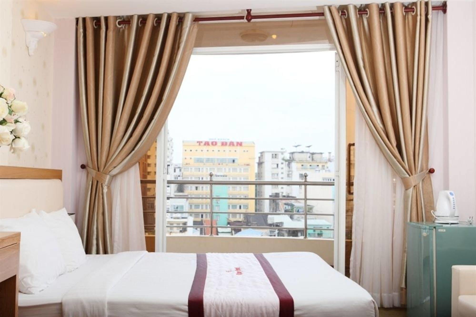 Ruby Hotel Хошимин Екстериор снимка
