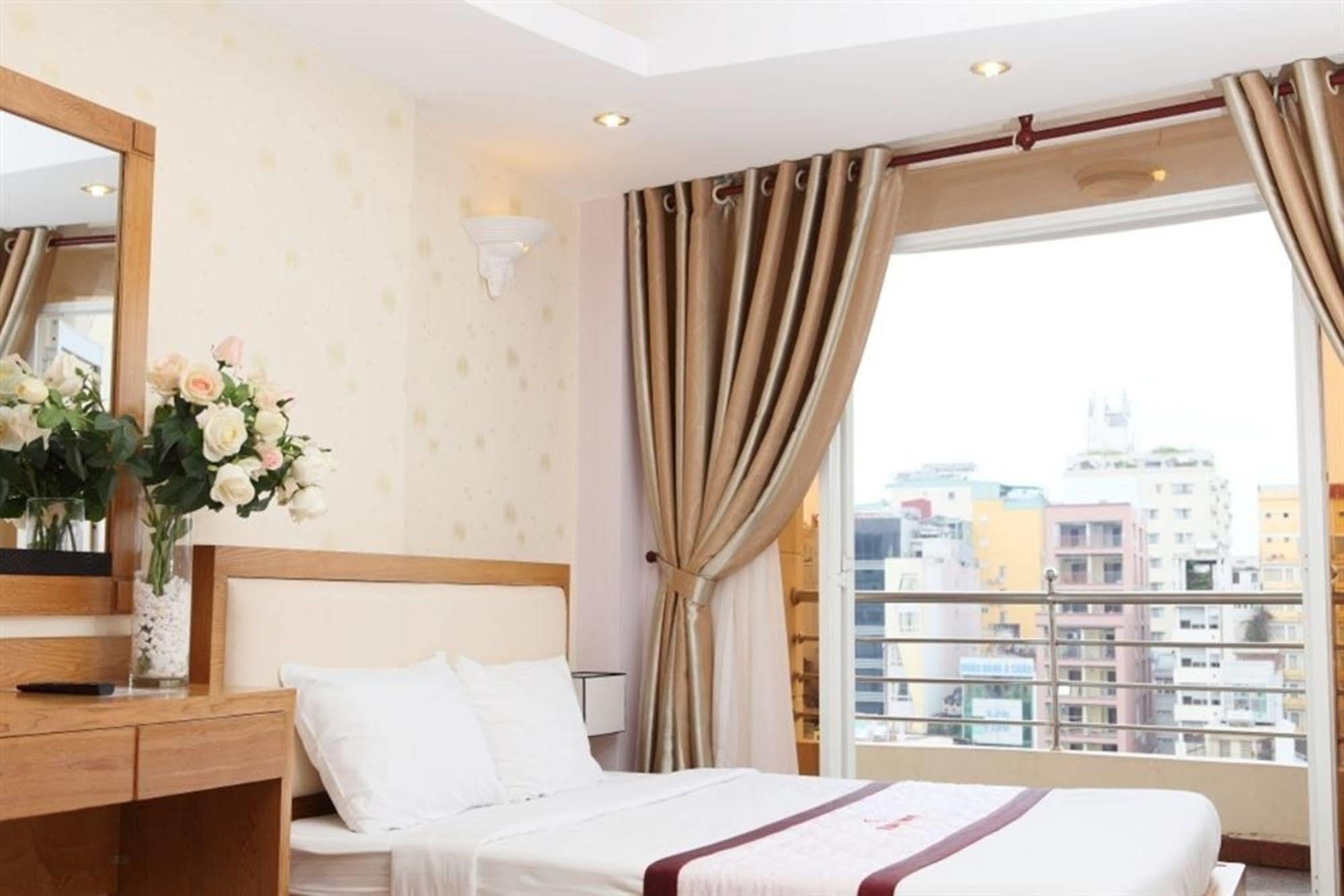 Ruby Hotel Хошимин Екстериор снимка