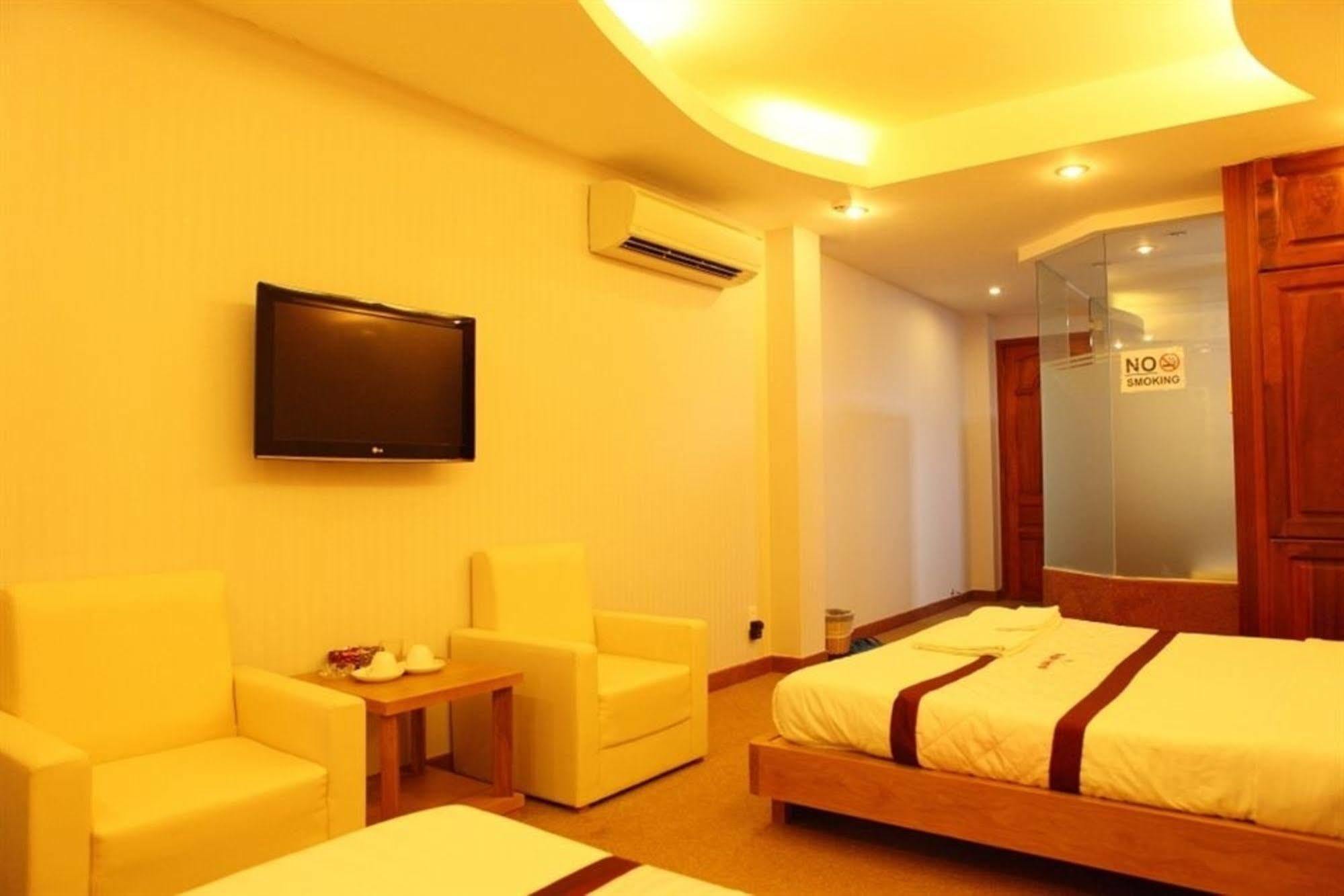 Ruby Hotel Хошимин Екстериор снимка